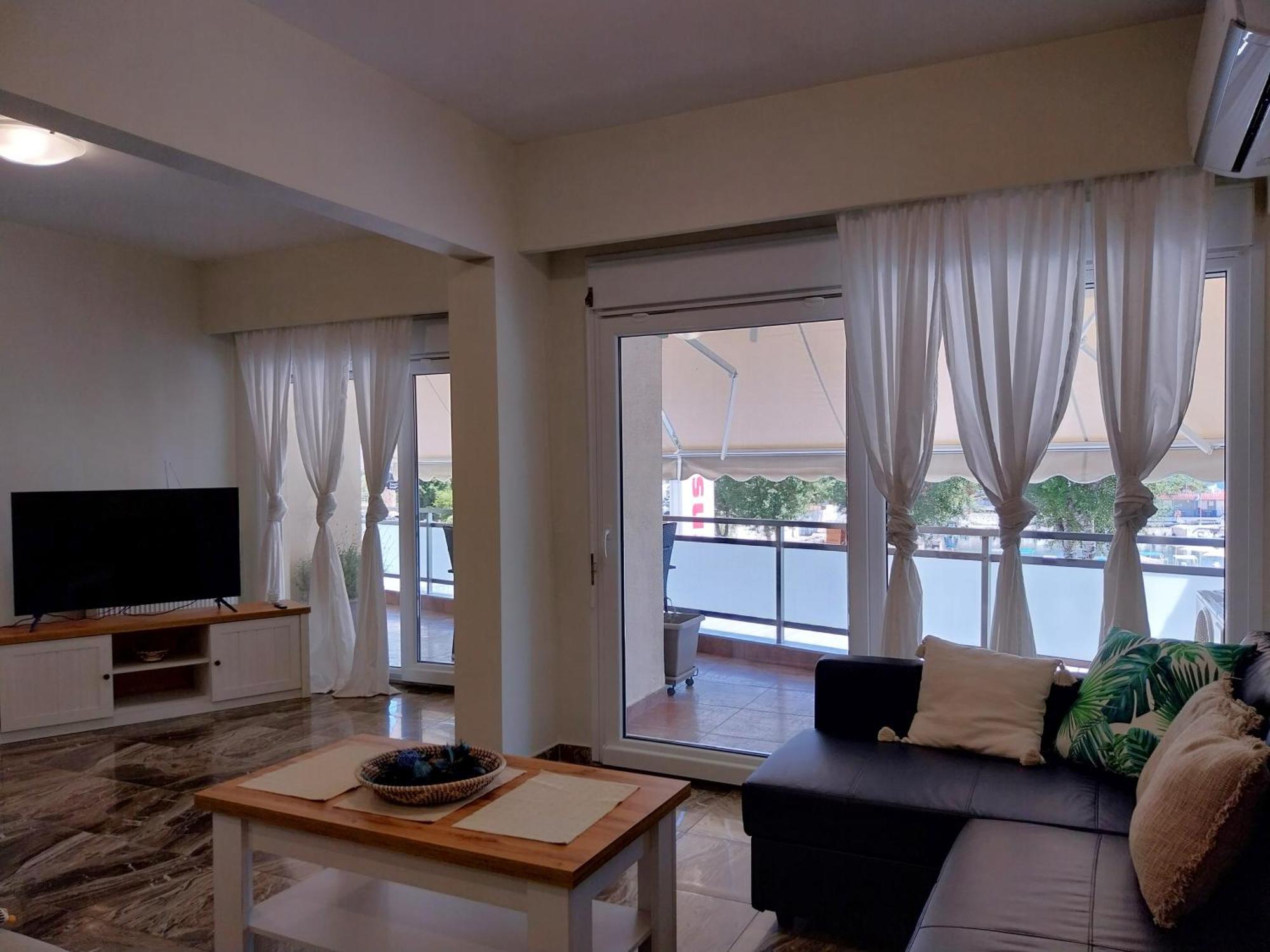Kalamitsa Beachfront Escape Daire